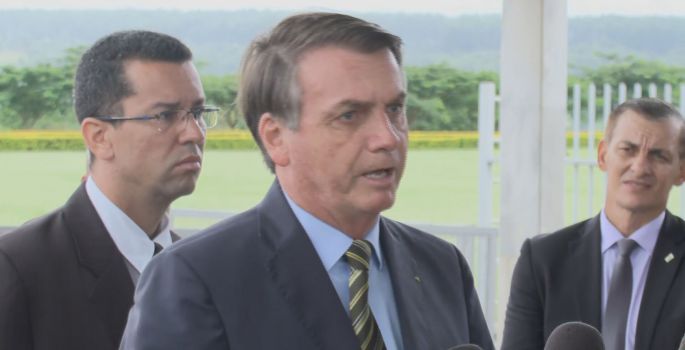 Jair Bolsonaro amplia lista de serviços essenciais