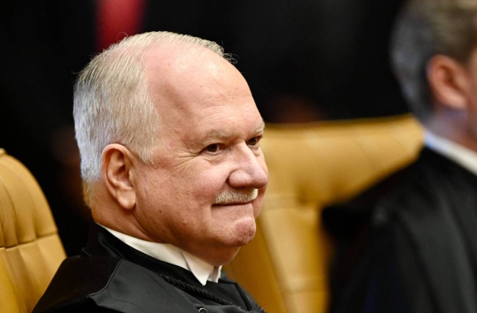 Fachin faz discurso sobre 8/1, diz que mundo vive crise democrática e Brasil é exemplo de resiliência