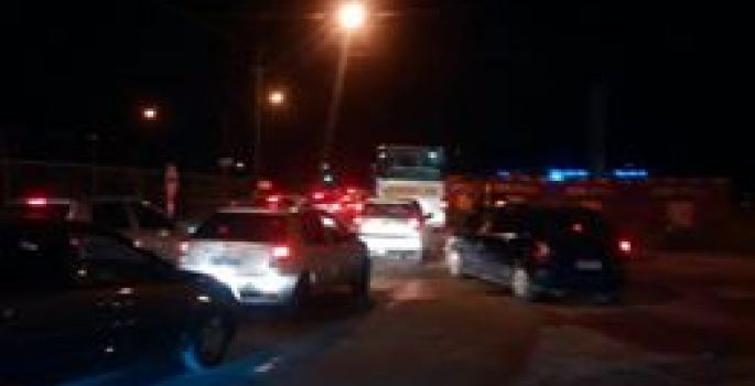 Avaré: Trânsito caótico deixa centenas de motoristas parados por “horas” em trevo da cidade