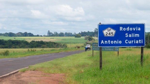 Carro capota e mata jovem de 22 anos em rodovia em Cerqueira César