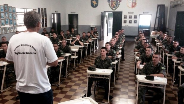  Vigilância Sanitária realiza palestra de combate à dengue no Tiro de Guerra de Avaré