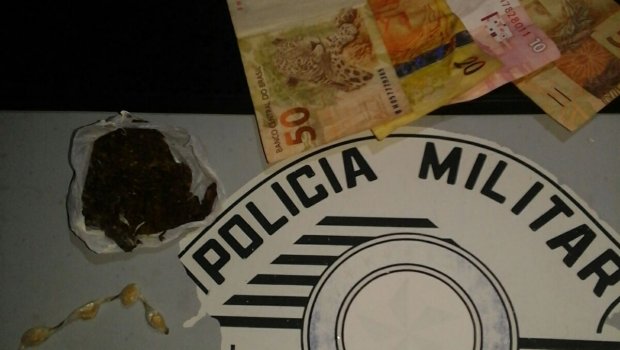 PM prende detentos da saída temporária com droga e um menor