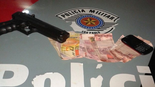 PM prende menores que praticavam roubos na cidade