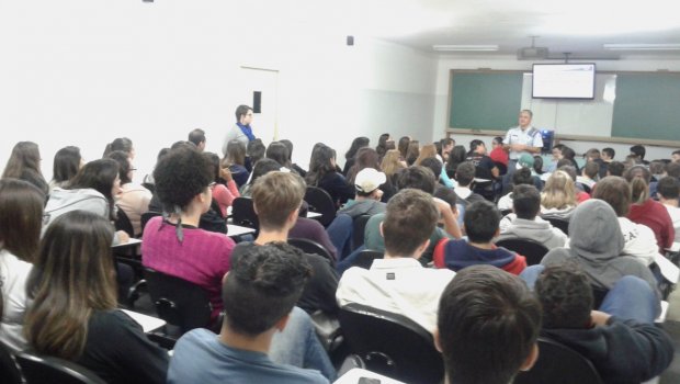 PM realiza palestra com dicas de segurança
