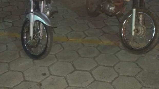 Motociclista que teve moto furtada vê bandidos passearem com sua moto pela cidade e chamou a PM
