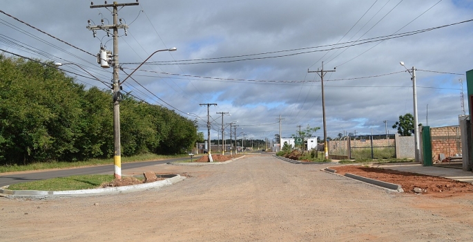 Iniciada pavimentação do trecho final da Avenida Donguinha Mercadante