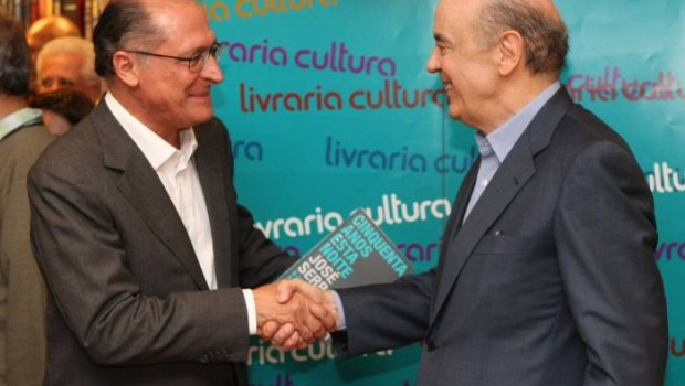 Alckmin e Serra dizem que PSDB tem o dever de apoiar eventual governo Temer