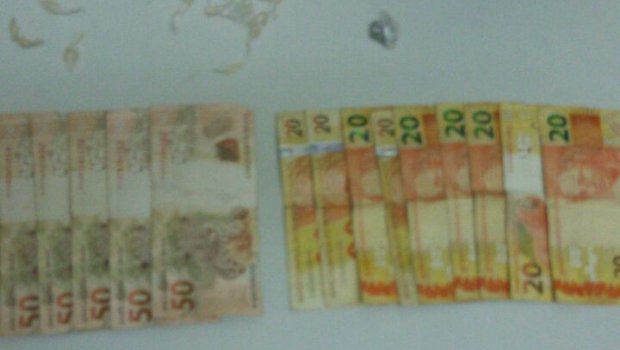 FT de Avaré flagra homem e menor comercializando drogas