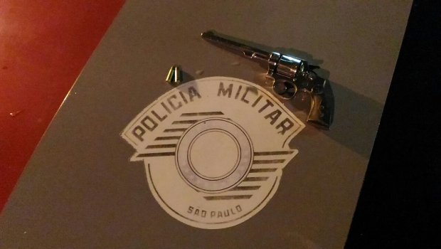 Ex-esposa é ameaçada e homem é flagrado com revólver em Itaí (Veja Fotos)