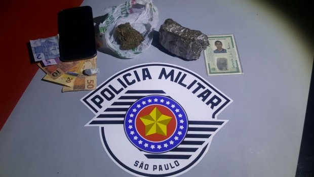 PM DE AVARÉ SURPREENDE TRAFICANTE NO CENTRO DA CIDADE