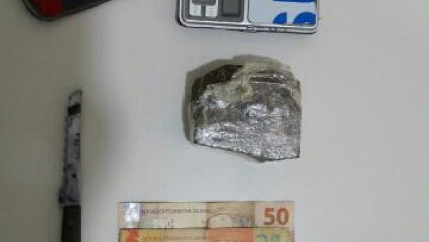 “Caseiro” de escola pública de Avaré é preso por tráfico