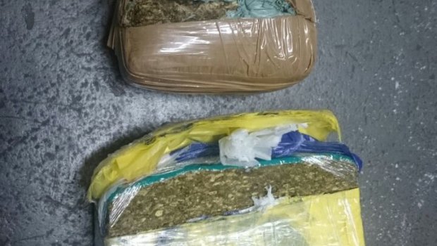 Mais uma dupla de mulheres são presas ao tentarem entrar com drogas em Penitenciária de C.César