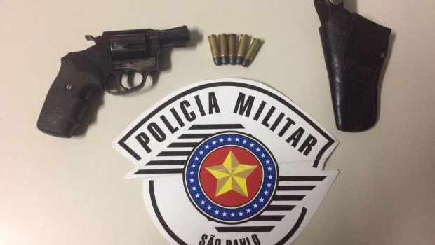 PM PRENDE UM POR PORTE ILEGAL DE ARMA NA CIDADE DE CERQUEIRA CÉSAR