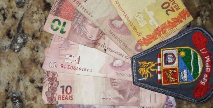 Polícia Militar prende 3 no Centro da cidade de Avaré traficando