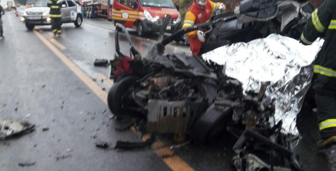 Acidente mata 2 pessoas na SP-255, Avaré-Itaí