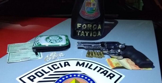 PM de Avaré apreende jovens com revólver