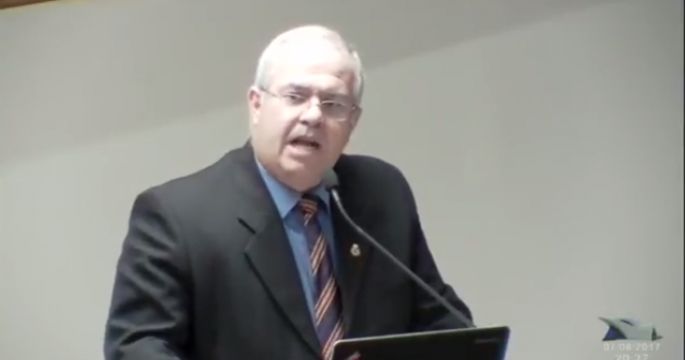 “Prefeito tem um secretário que é moleque”- dispara vereador