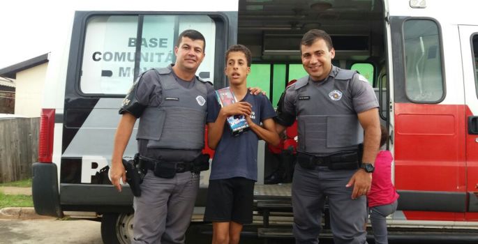 Polícia Militar realizou entrega de presentes em Avaré