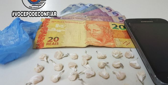 Traficante recebe ligação para venda de drogas quando já estava preso em Avaré
