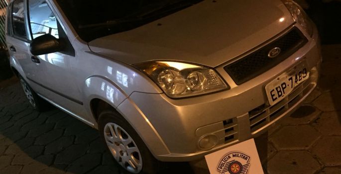PM prende dois com veículo furtado em Avaré