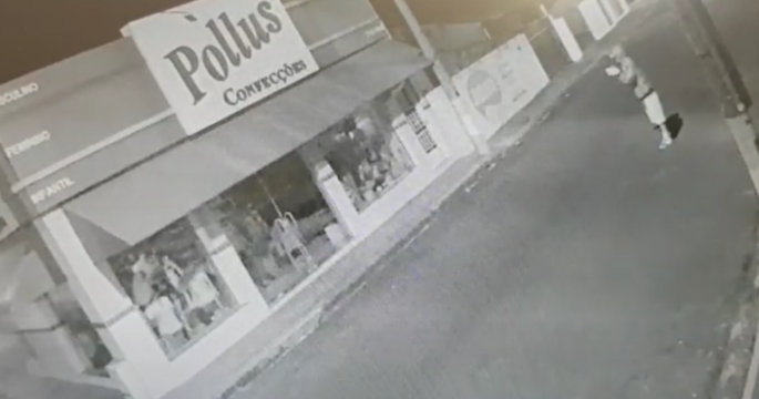 Dois homens furtam loja em Avaré (Veja Vídeo)