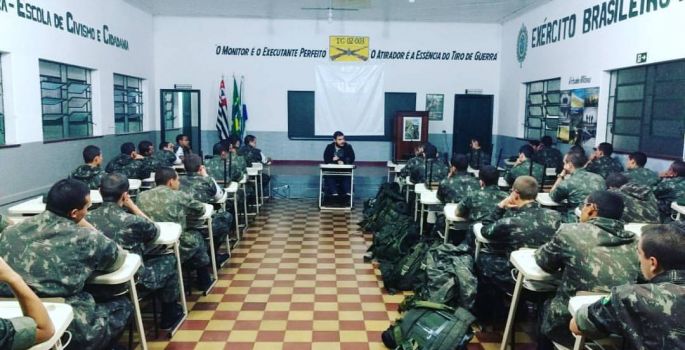 Advogado ministra palestra no TG de Avaré