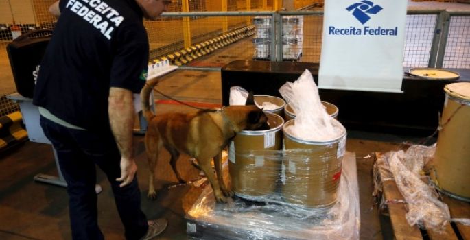 Receita apreende carga de heroína e explosivo no Galeão