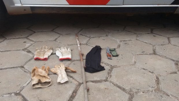 PM prende 2 eem tentativad de furto de casa em Avaré