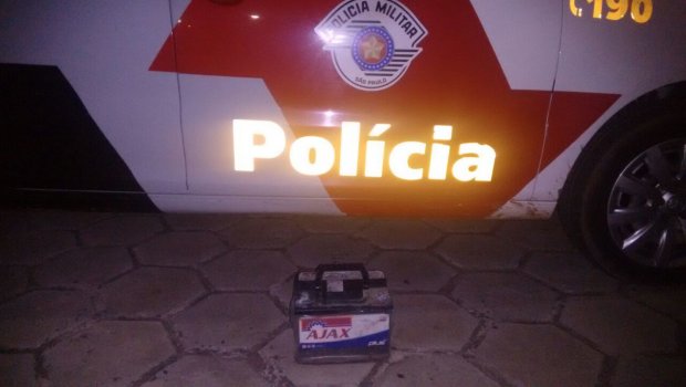  PM prende homem que furtou bateria de carro