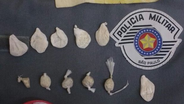 PM prende um traficante e um homem que comprou veículo furtado na “Feira do Rolo”