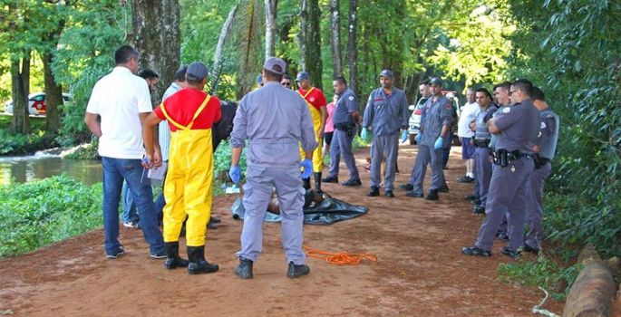 CORPO É ENCONTRADO BOIANDO NO LAGO DO HORTO DE AVARÉ