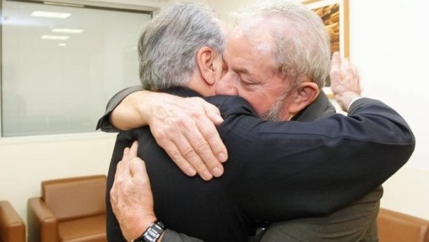 Temer presta solidariedade a Lula em hospital em SP