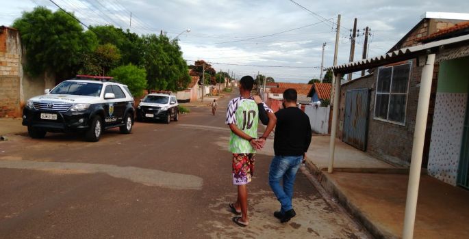 ​Polícia Civil prende suspeito de praticar roubos no comércio de Avaré