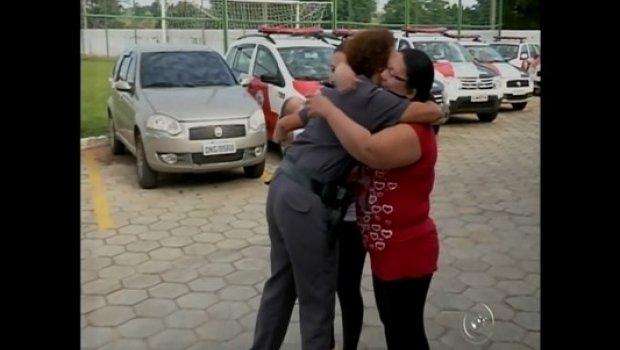 Avó salva recém-nascido com ajuda de policial por telefone em Avaré