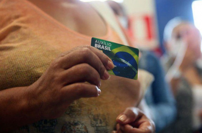 Divulgado calendário de pagamentos do Auxílio Brasil para 2023