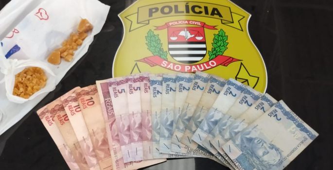 Avaré: Homem “picava” crack em casa ao ser preso pela Polícia Civil