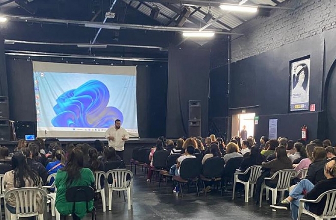 Palestra alerta professores na identificação de violência contra alunos