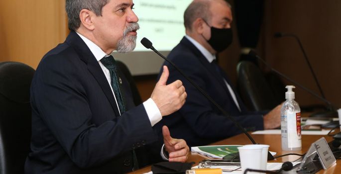 Covid-19: prioridade será de vacina em fase mais avançada, diz governo