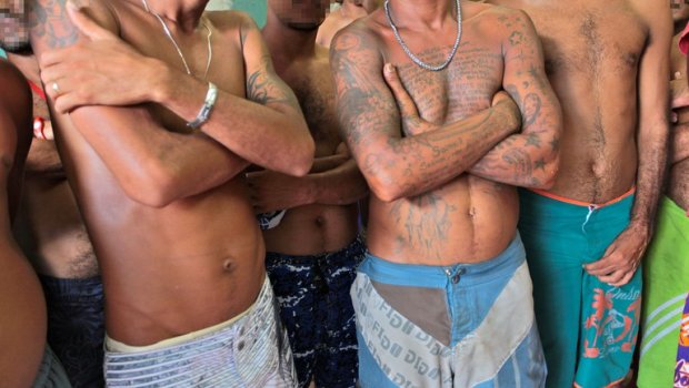 Aprisionamento em massa fortalece facções criminosas