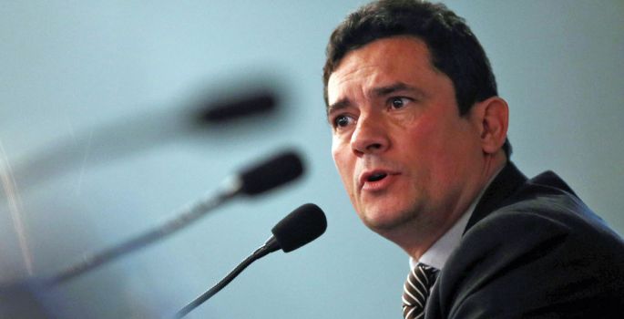 Moro vê “propósitos político-partidários” e proíbe Lula de gravar interrogatório
