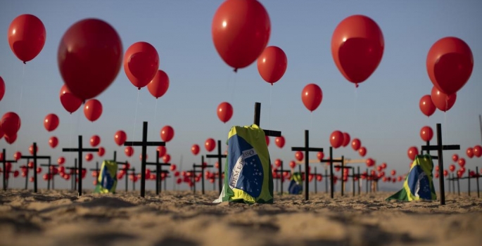 Brasil registra mais de 4.000 mortes por Covid-19 nas últimas 24 horas