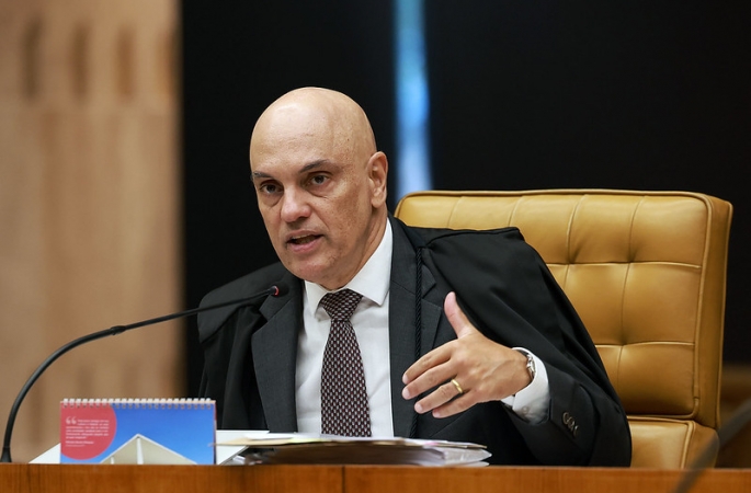 Condenação de Eduardo Bolsonaro era juridicamente inevitável, mas presença de Moraes como vítima e julgador voltou a lançar dúvidas desnecessárias sobre a imparcialidade do STF