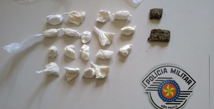 Traficante é surpreendido pela PM quando saía de casa em Avaré
