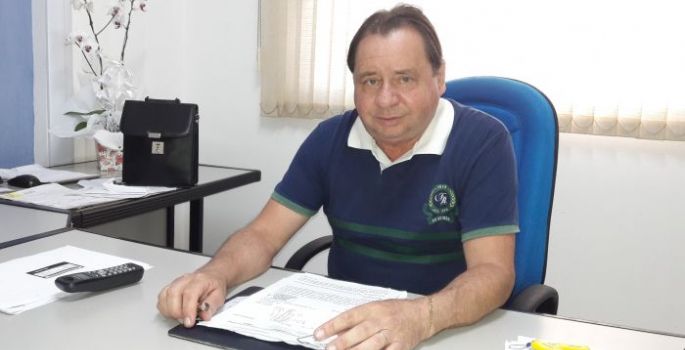 Secretário da Saúde detona setor de compras da Prefeitura
