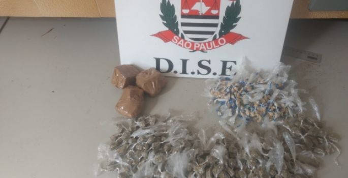 Irmãos adolescentes são apreendidos com 848 porções de maconha e crack em Botucatu