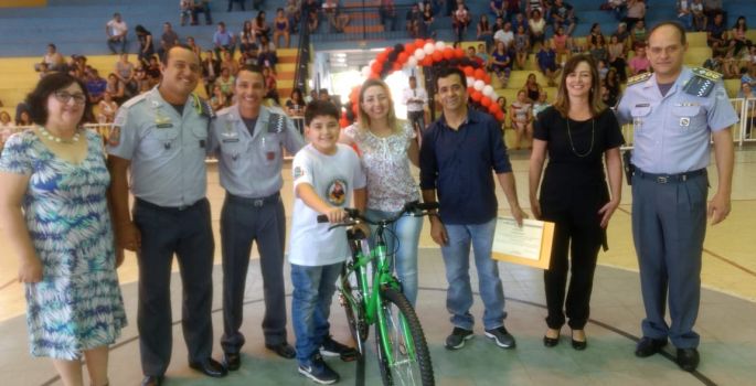 Polícia Militar realiza formatura do Proerd na cidade de Avaré