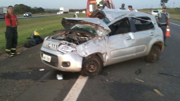 Cão em rodovia provoca acidente com mortes na Castello Branco (SP-280)