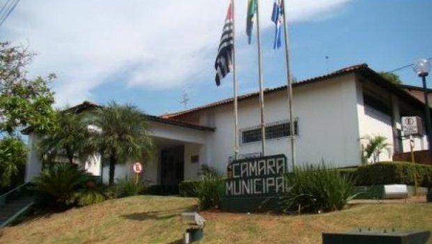 oposição pega pesado com Poio