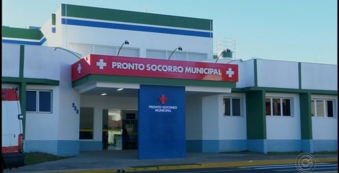 Com Pronto-Socorro lotado, 20 pacientes com Covid esperam por vaga