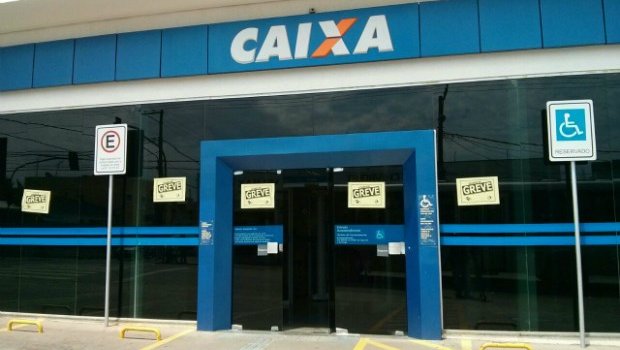 Bancos aderem à greve